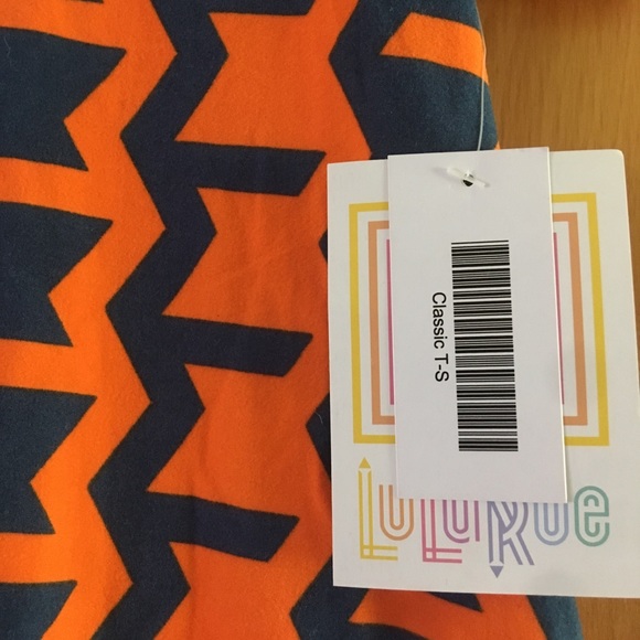 LuLaRoe Small Classic T - Picture 2 of 2